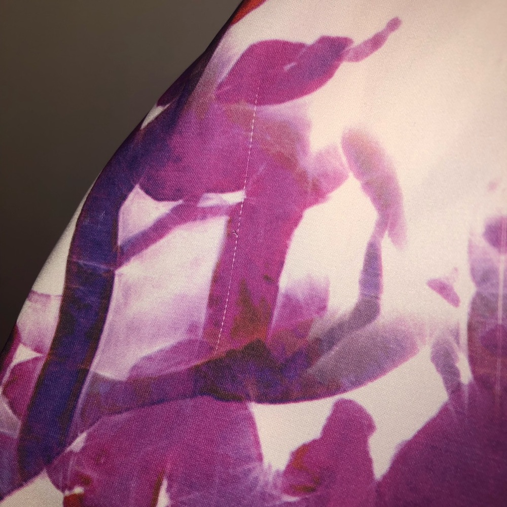 Calvin Klein patterned Top - Picture 7 of 7